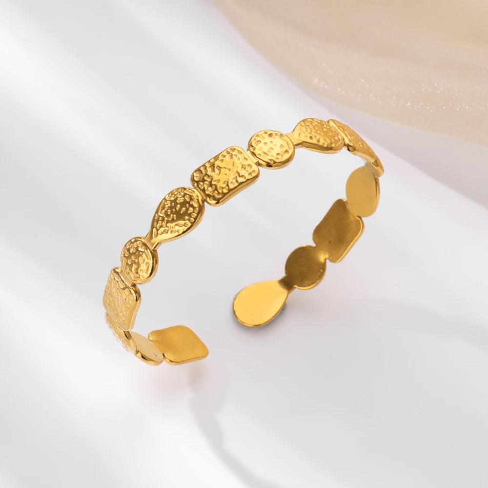 Pulseira Geométrica Dourada em Aço Inoxidável - Elegância Vintage - Dorelle Joias