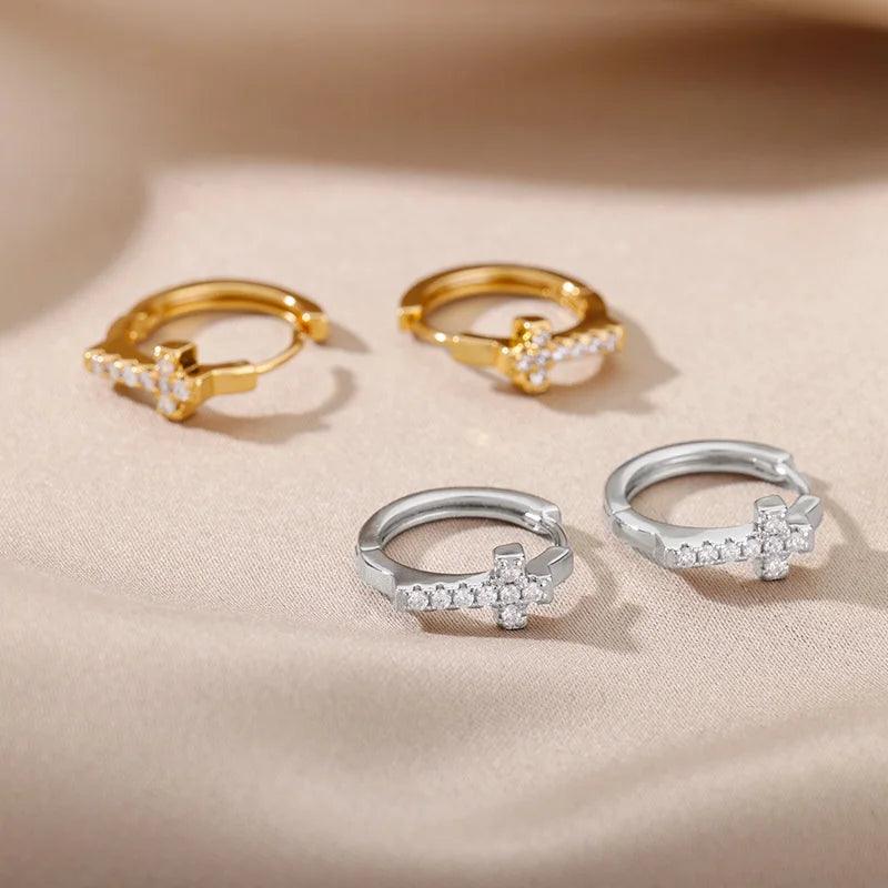 Brincos Vintage de Zircônia com Cruz em Aço Inoxidável - Dorelle Joias